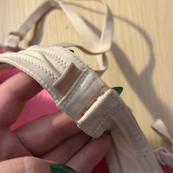 Strapless Bra - Picture 4 of 4